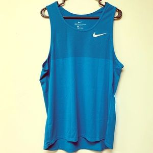 New NIKE Zonal Cooling Tank Top Large